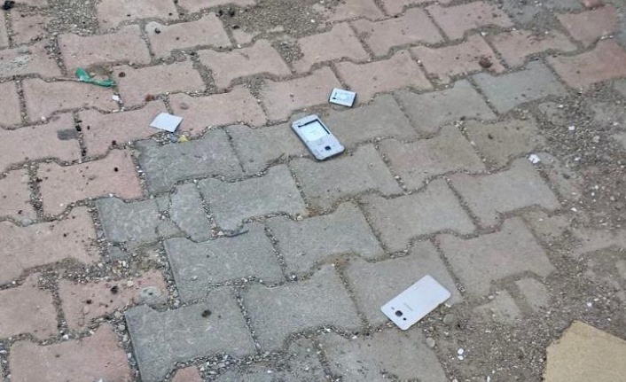 Cep telefonu oynarken çatıdan düşen çocuk öldü